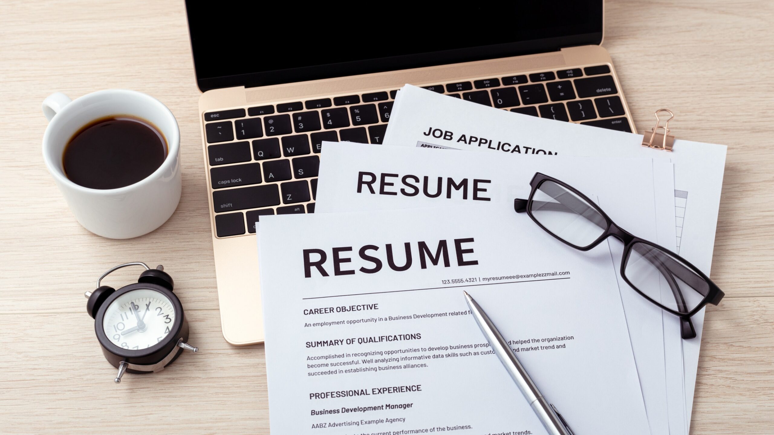A Man Walks into a Bank – The Impact of a Resume